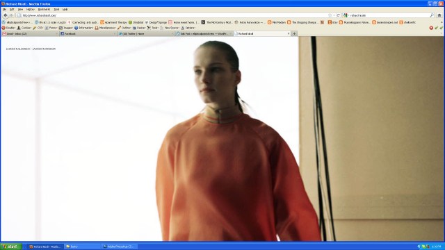 Screen shot: Choose full screen or to open in browser